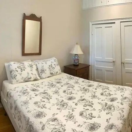 Апартаменты 32 Ontario St Стратфорд Экстерьер фото