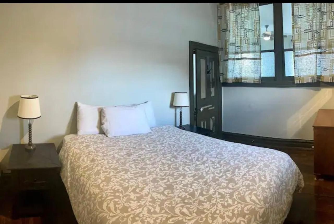 Апартаменты 32 Ontario St Стратфорд Экстерьер фото