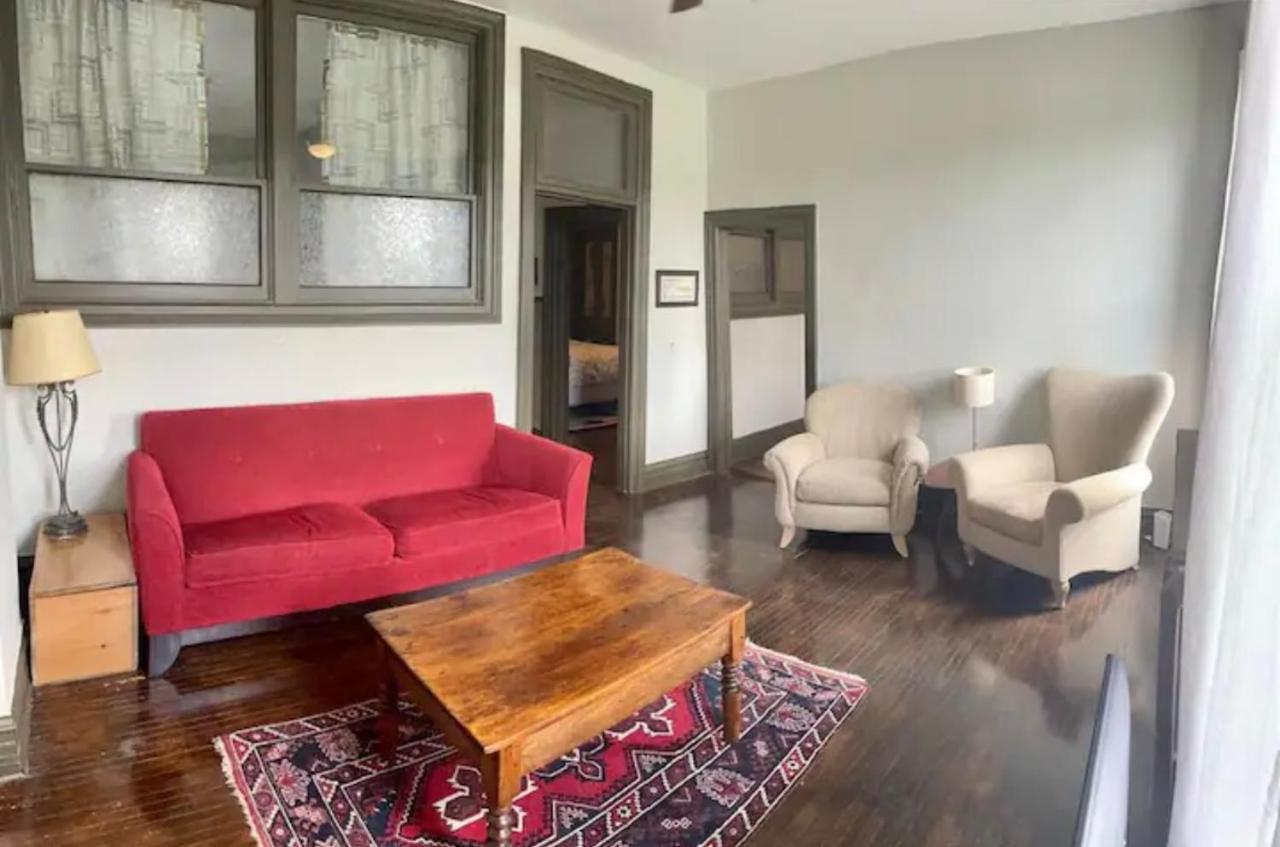 Апартаменты 32 Ontario St Стратфорд Экстерьер фото