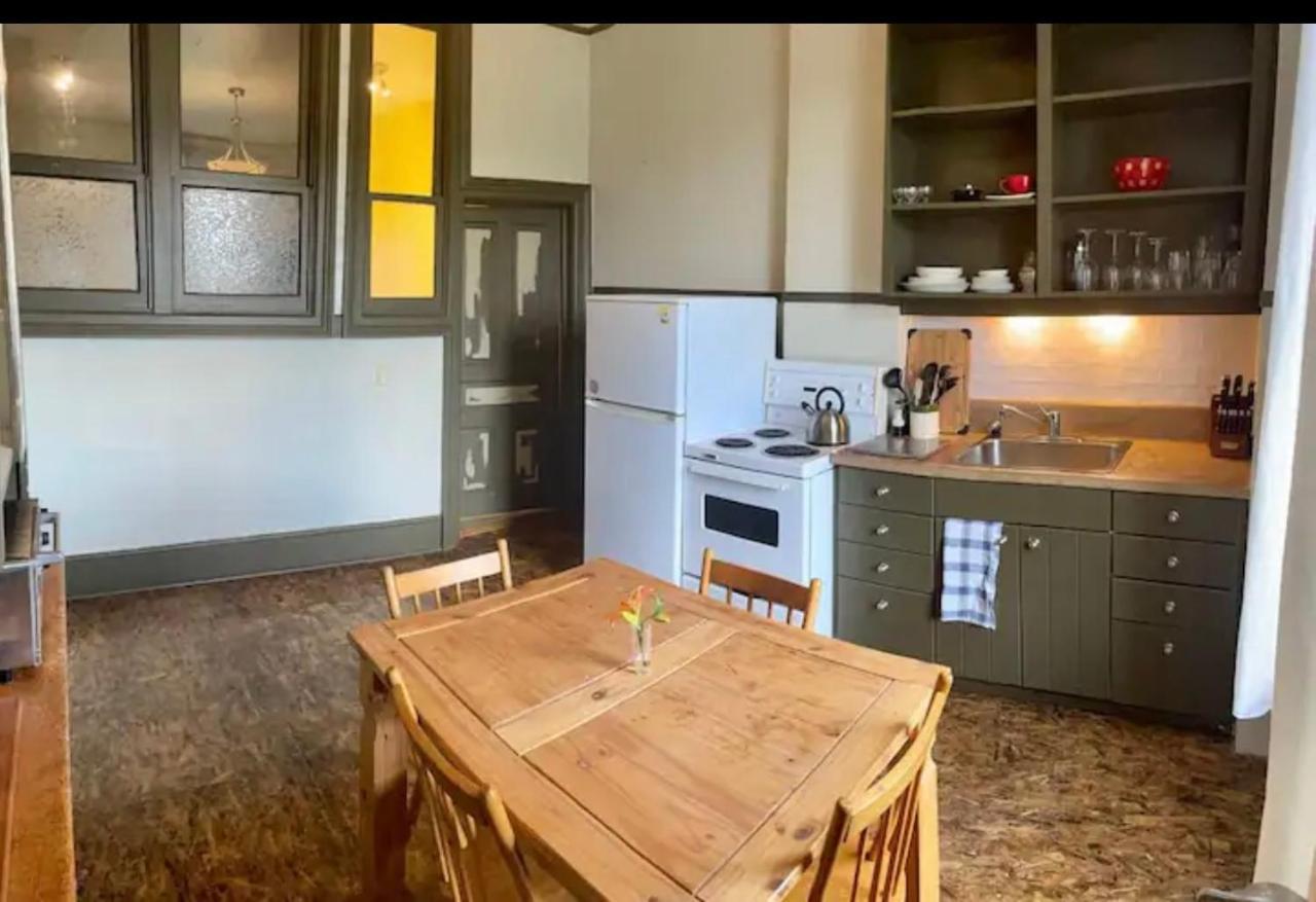 Апартаменты 32 Ontario St Стратфорд Экстерьер фото